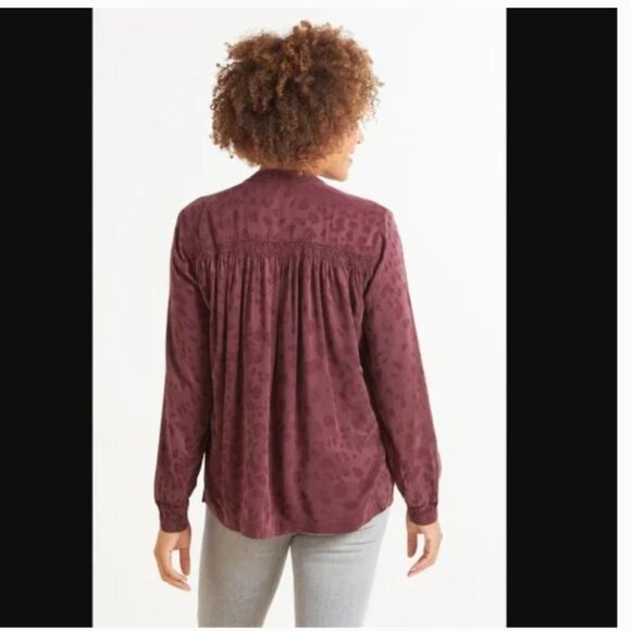 Evereve Cloth & Stone Leopard Print Button Up Blouse Maroon Size Medium V-Neck - Picture 3 of 16